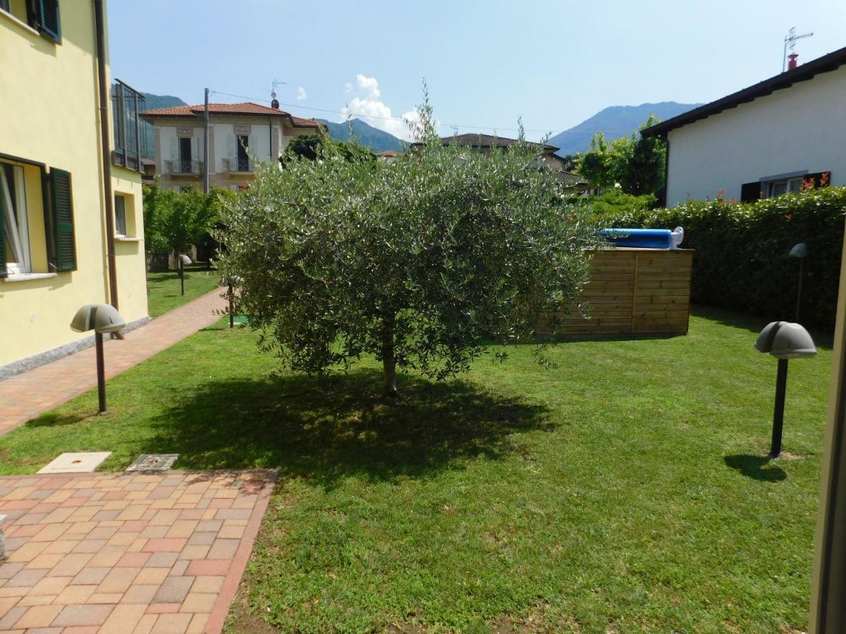 Haus Am See Villa Porto Valtravaglia Exterior photo